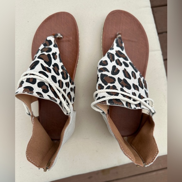 Brand New Leopard Print Sandal Size 8.5 - Picture 5 of 7
